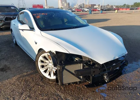 2018 Tesla Model S 100D/75D/P100D from USA, damaged, VIN 5YJSA1E25JF286436